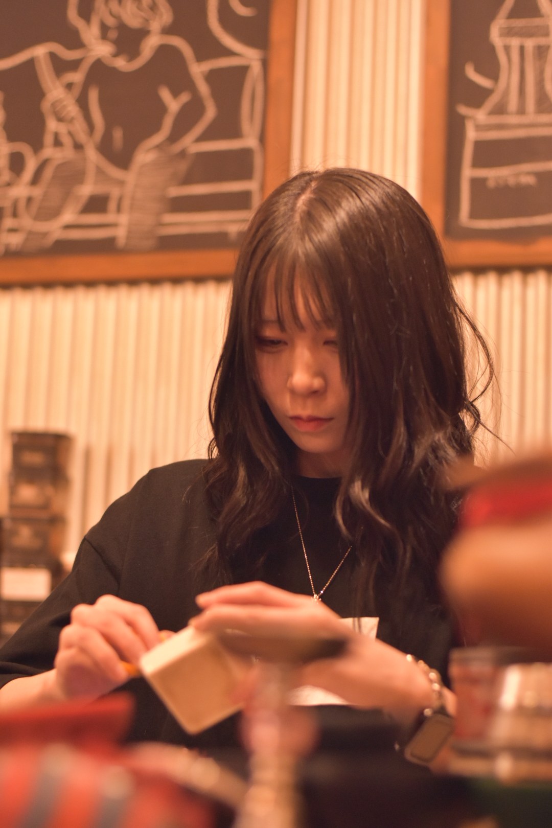 店内で好みを伺うSiestaスタッフ